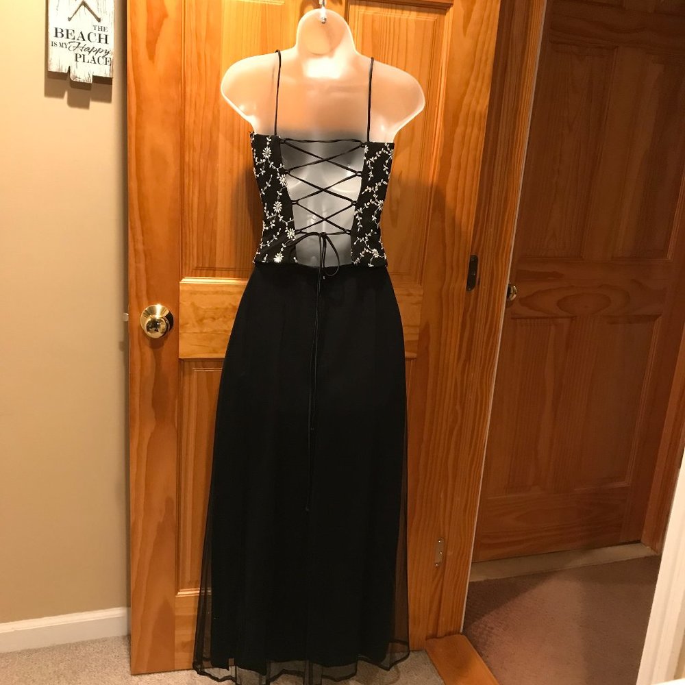 Blondie Nites Dress - Picture 3 of 10